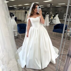 Essense of Australia Wedding Dress D4110
